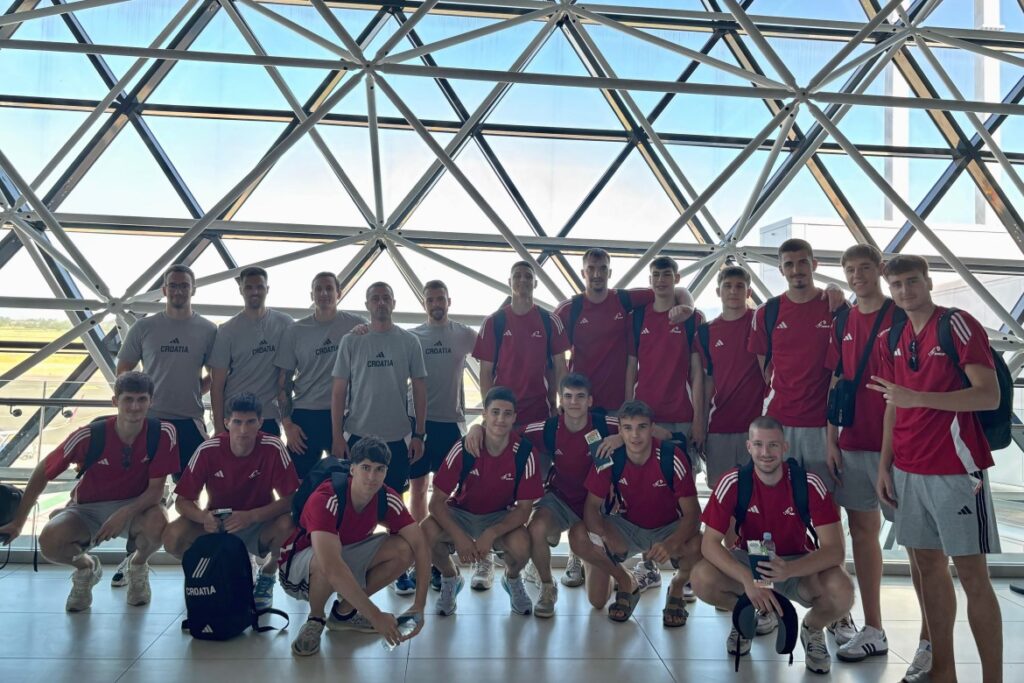 HRVATSKA U20 OTPUTOVALA NA EUROBASKET: PRVI ISPIT PROTIV GRČKE